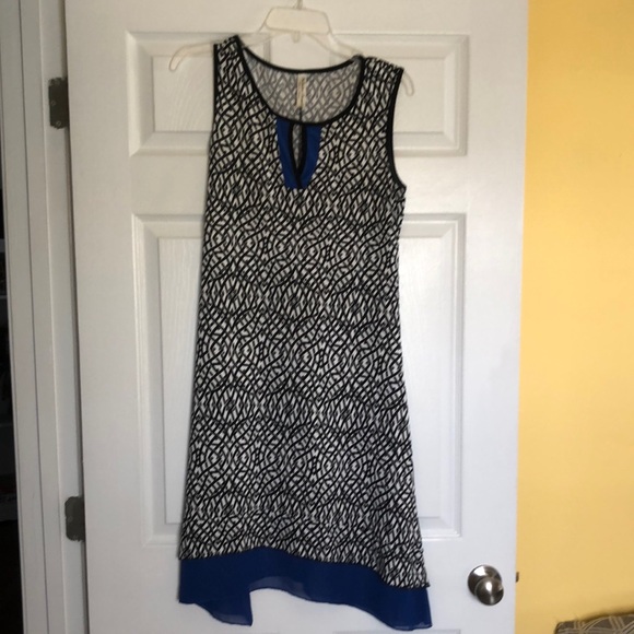 🪷 5/$10 🪷 PerSeption Concept Beautiful dress in great condition - Picture 3 of 6